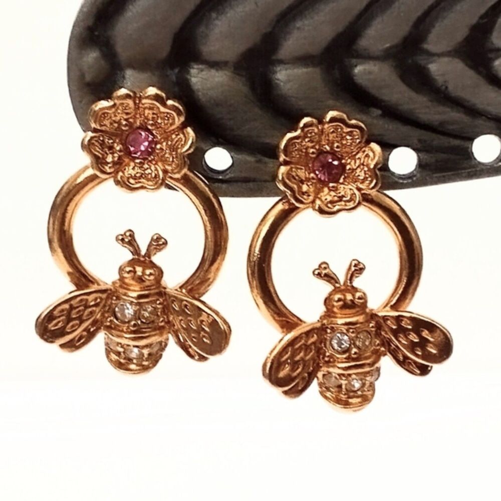 Vintage Avon Bee Brilliant Gold Tone Rhinestone Pierced Earrings 1992